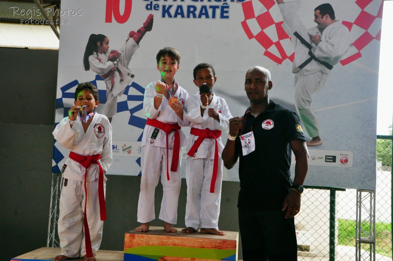 Camacã: Atletas conquistam medalhas na 10ª Copa Cacau de Karatê em Porto Seguro com apoio da Prefeitura
